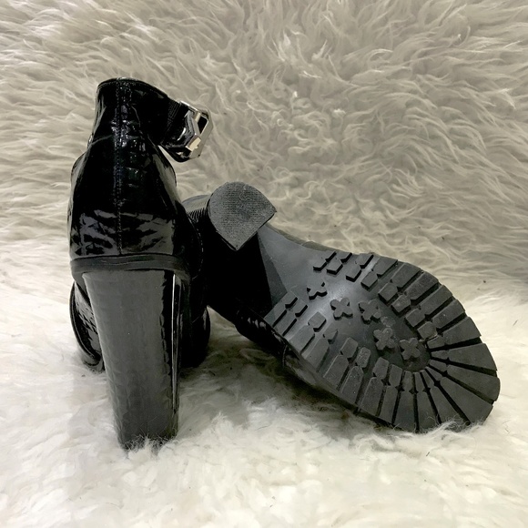 Privileged Brand Booties Nasty Gal Patent Peep Toe - Picture 3 of 6